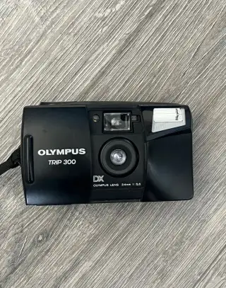 Olympus Trip 300 – analogovy fotoaparat 35mm