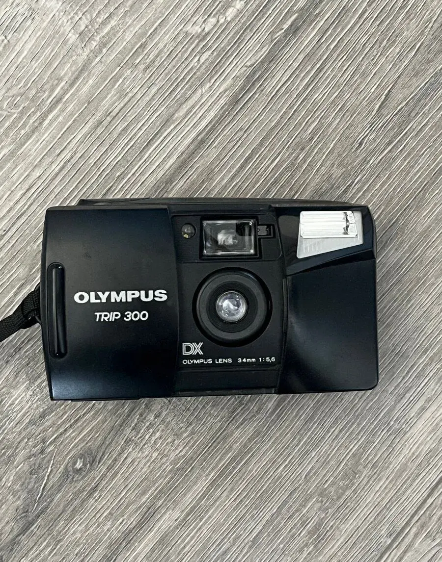 Olympus Trip 300 – analogovy fotoaparat 35mm