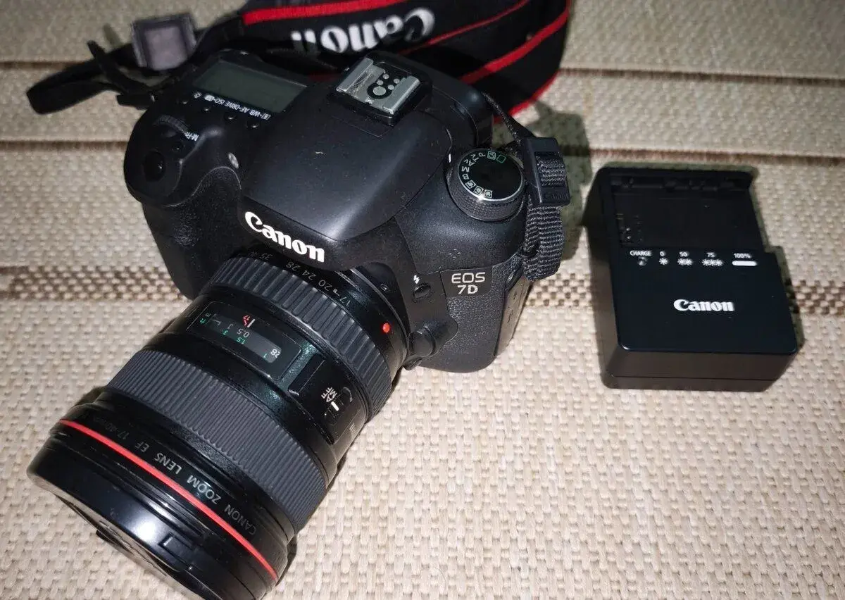 Canon EOS 7D, Canon EF 17-40mm f/4L USM