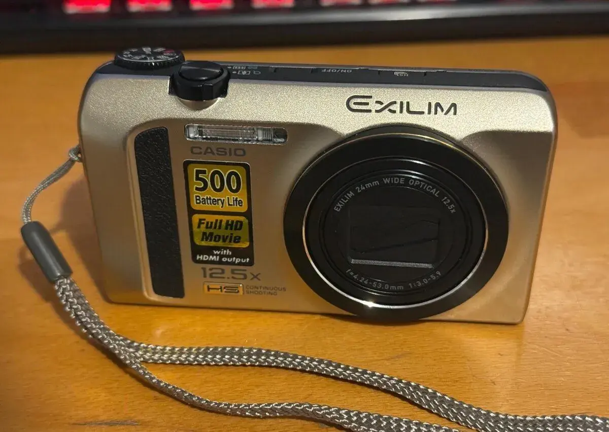 CASIO EX-ZR300