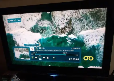 Samsung TV 81cm + podstavevec