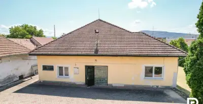 RADO | Reštaurácia s pozemkom 2020m2, Partizánske