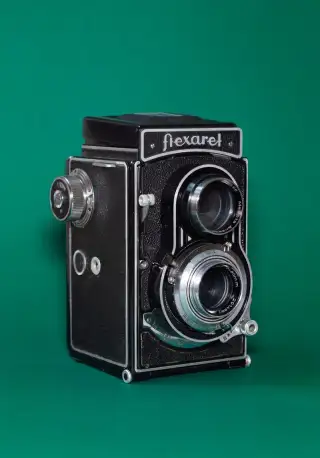 Stredoformátový fotoaparát Flexaret IVa