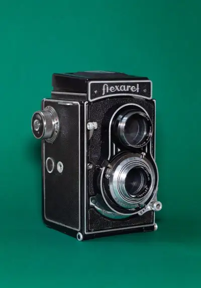 Stredoformátový fotoaparát Flexaret IVa