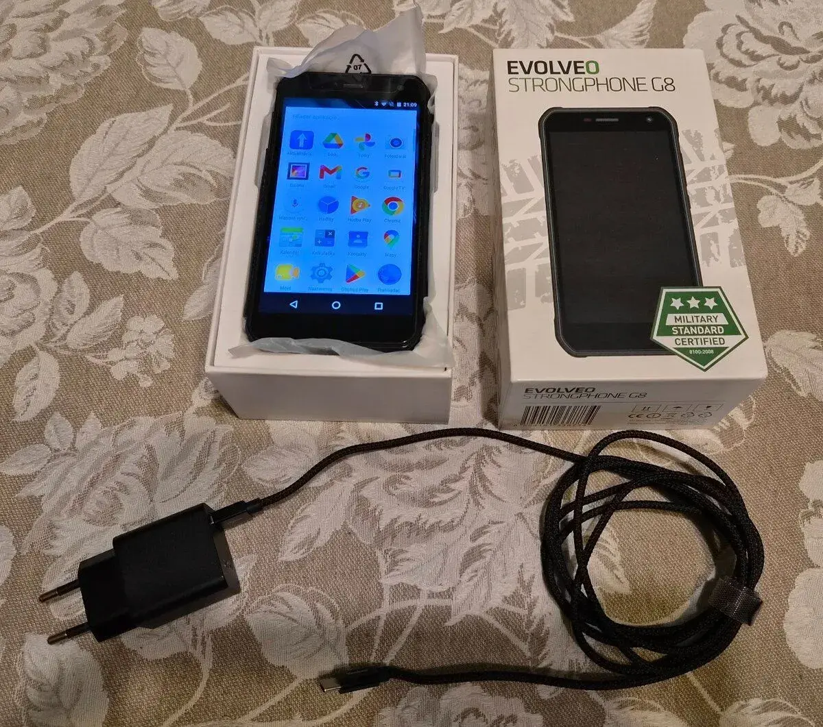 Odolný smartfón EVOLVEO StrongPhone G8