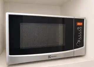 Mikrovlnka Electrolux