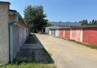 Garáž na predaj v Púchove.