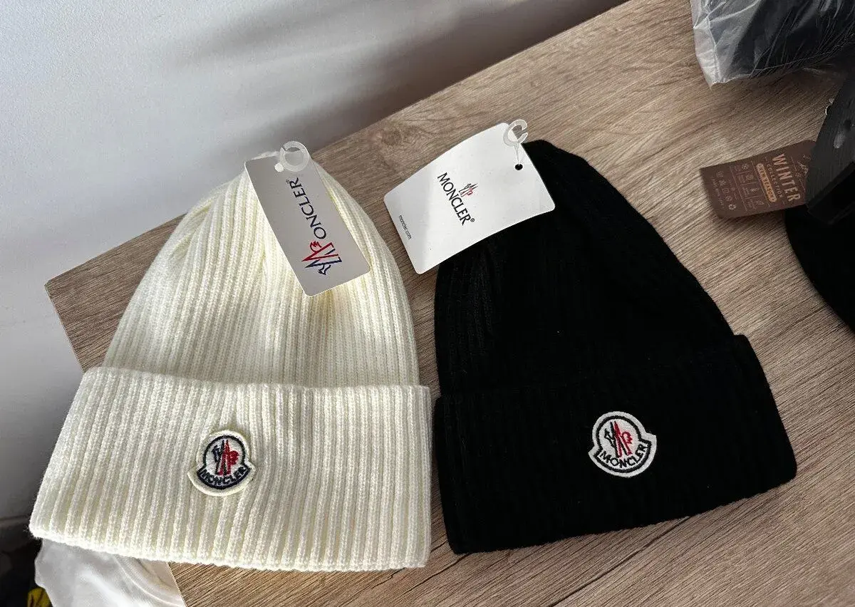 Moncler čiapka