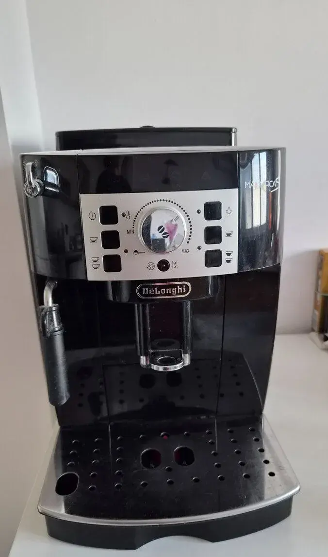 DeLonghi Magnifica S kávovar