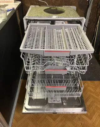 BOSCH umyvacka 60cm integrovateľná do linky