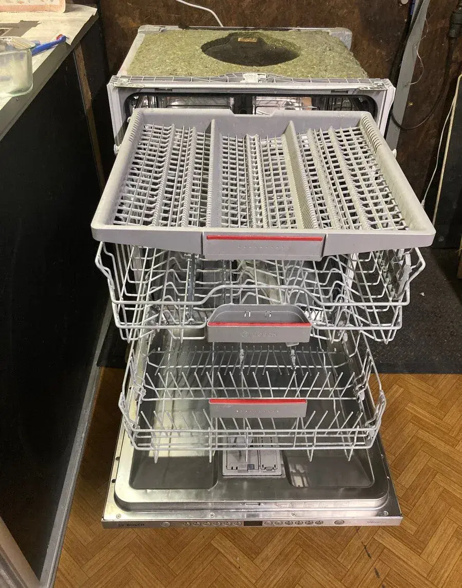 BOSCH umyvacka 60cm integrovateľná do linky
