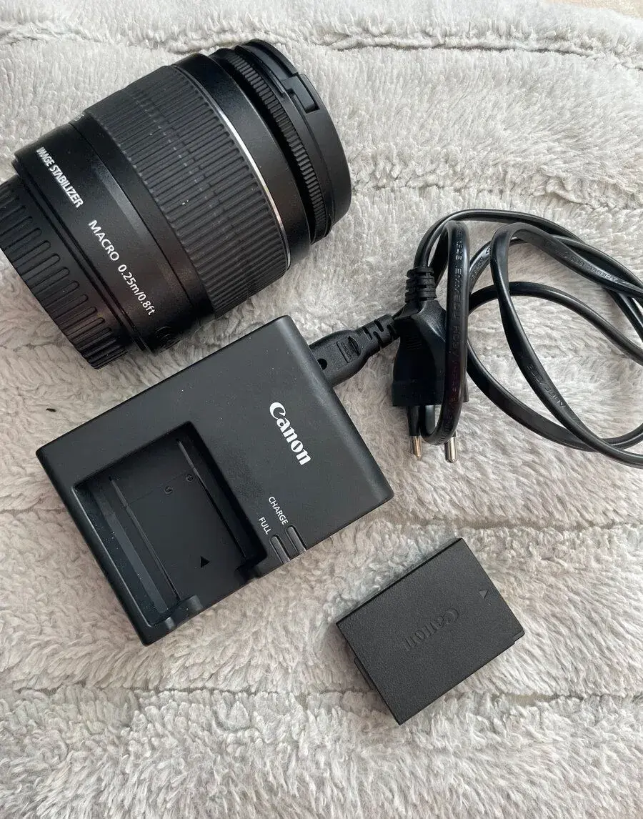 Canon eos 2000d