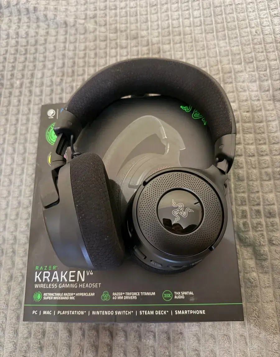 RAZER Kraken V4 2x použité