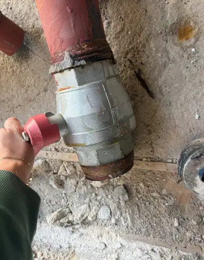 Nerezové guľové ventily, mosadzné filtre a spätne klapky