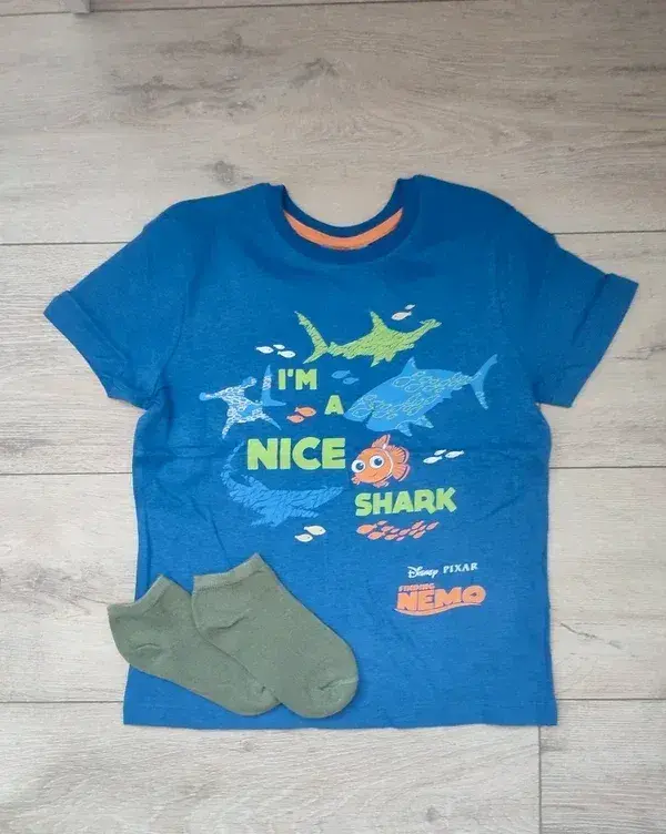 Nové tričko s krátkym rukávom a ponožky