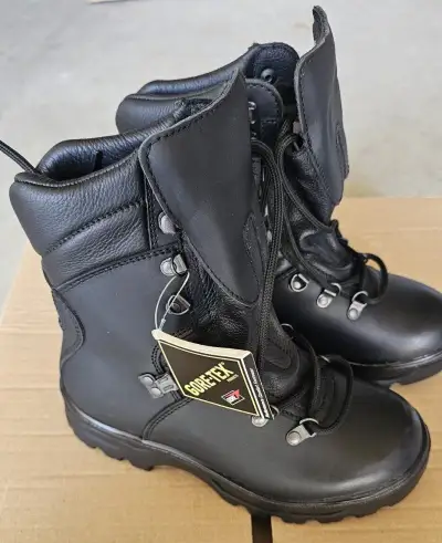 Obuv BOSP špeciál 39.č i 38.č- kanady Gore-tex + Vibram