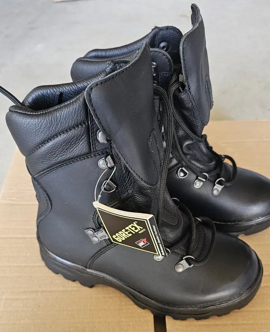 Obuv BOSP špeciál 39.č i 38.č- kanady Gore-tex + Vibram
