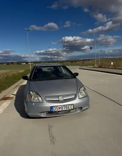 Honda Civic – 2002, 300 000 km