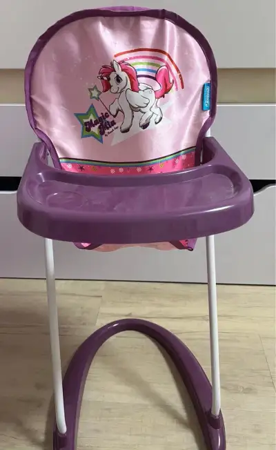 Stolička pre bábiku