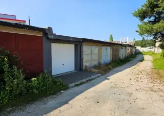 Garaź pri kasárnach v Žiline - predaj