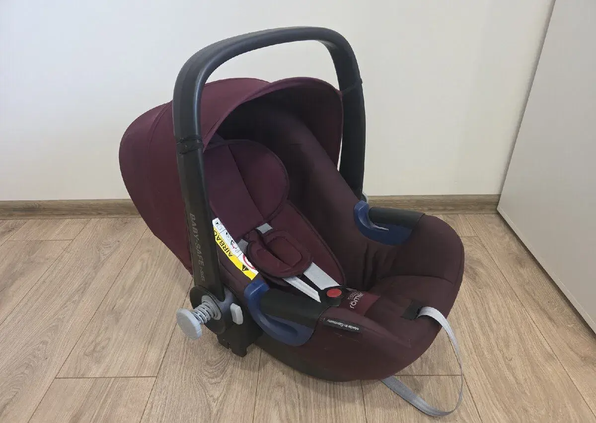 Britax Romer i-size 2 vajíčko