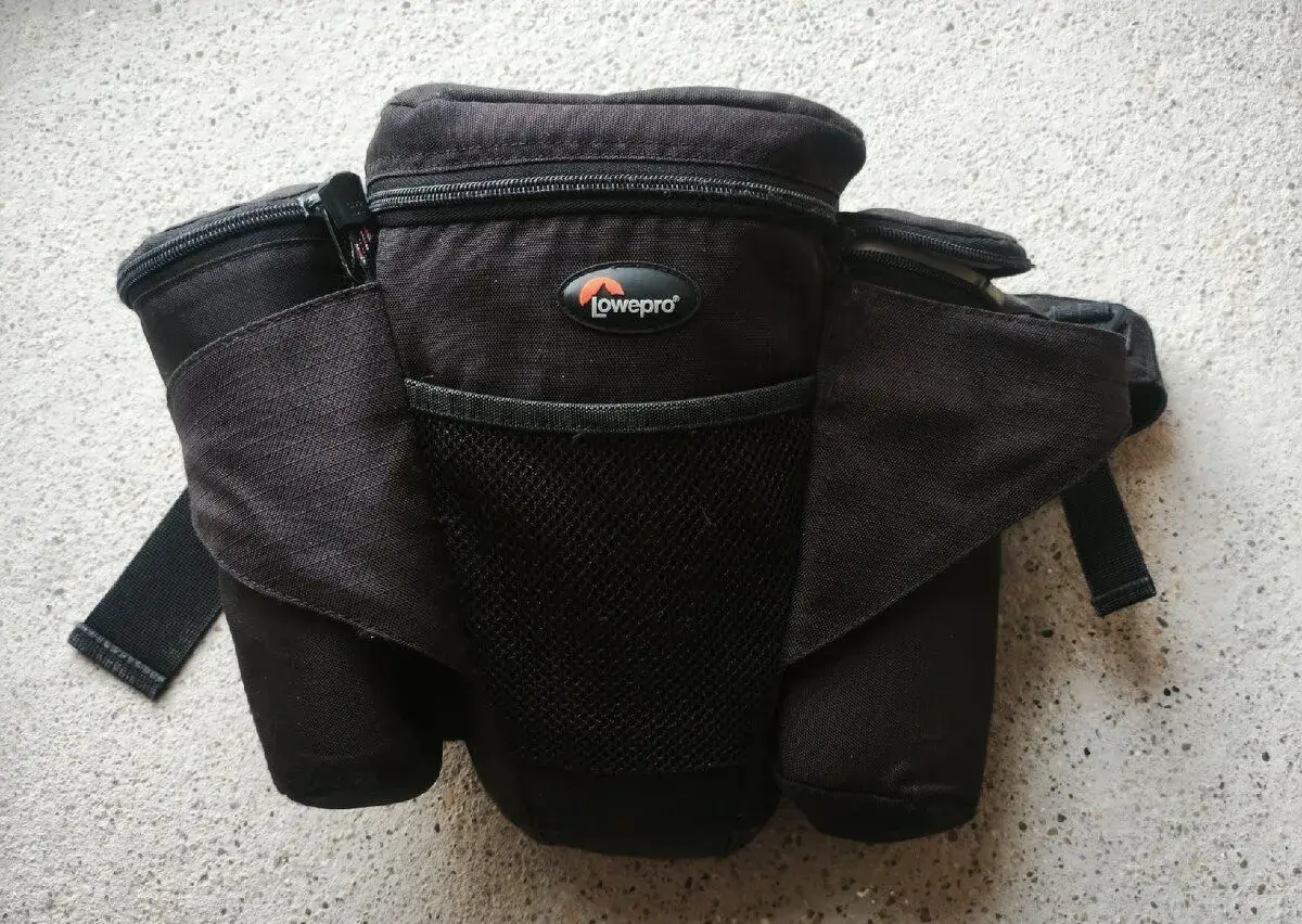 Pištolové púzdro Lowepro Off Trail 2