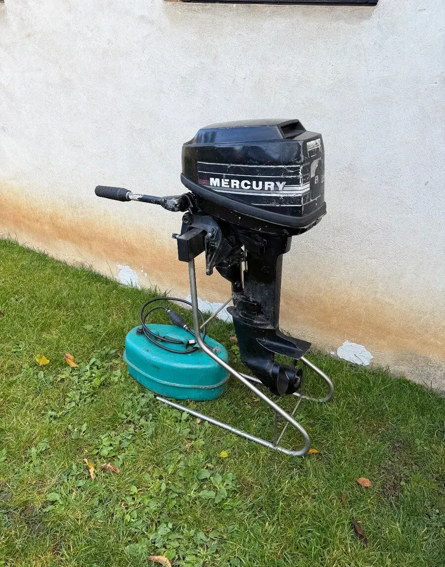 Lodný motor Mercury 15 HP 2-takt + nádrž | Plne funkčný