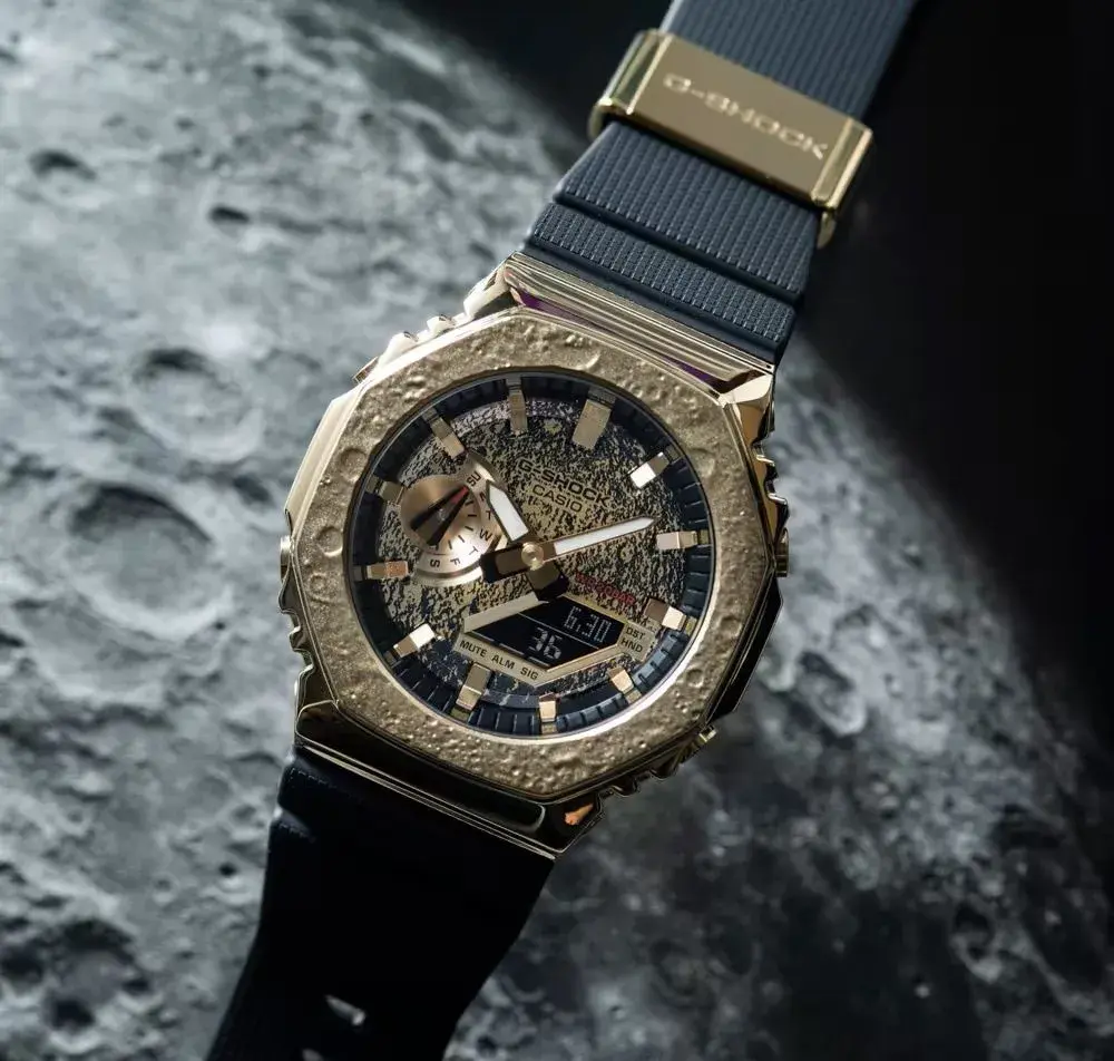 Casio GM-2100MG-1AER Moon Limited edition