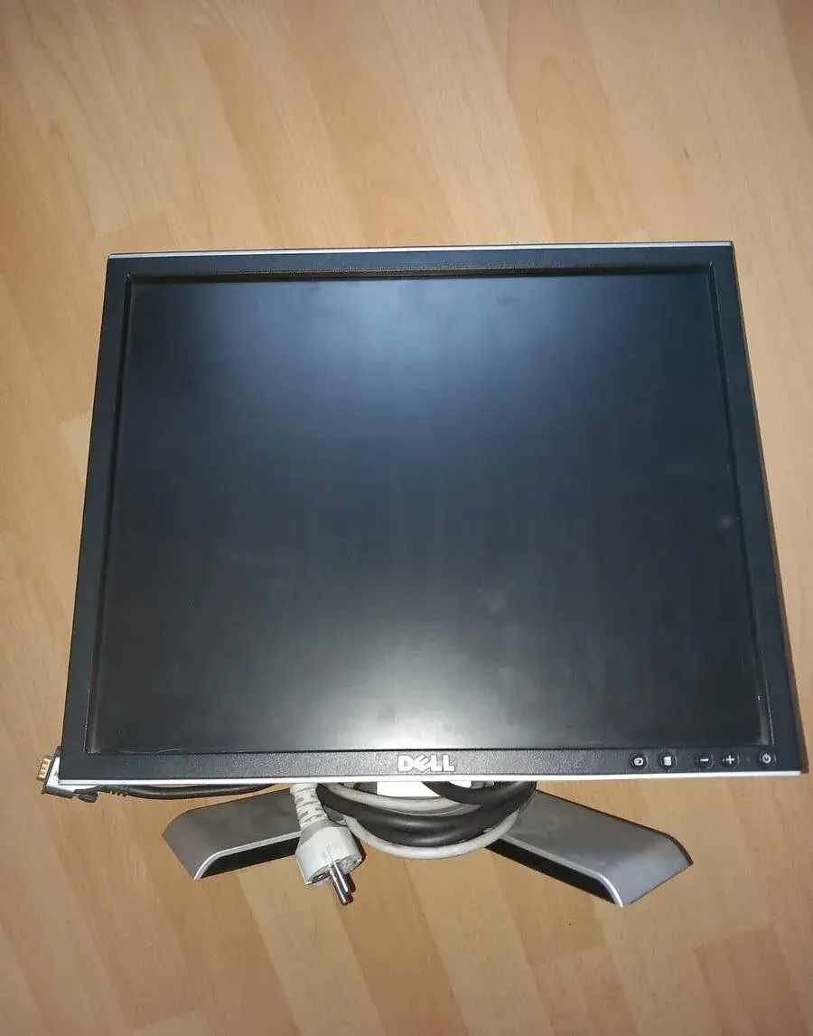 Starší ale plne funkčný monitor DELL