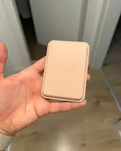 Dbramante ružová kožená magsafe wallet