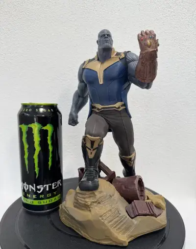 Thanos zberatelská figurka Avengers