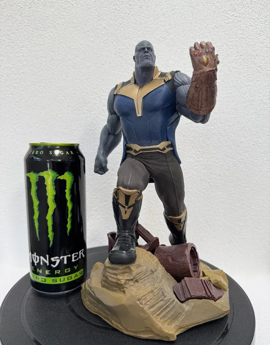 Thanos zberatelská figurka Avengers