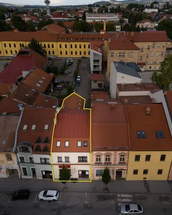NA PREDAJ BUDOVA na ul. SLOVENSKÁ s prenajatými PRIESTORMI.