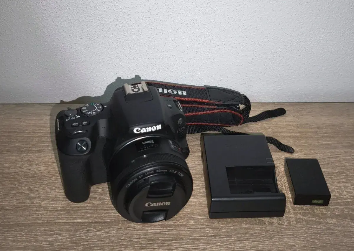 Canon EOS 200D + Canon EF 50mm f/1,8 STM