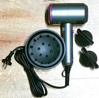 Nový profesionálny fén na vlasy (1800W) s difuzérom