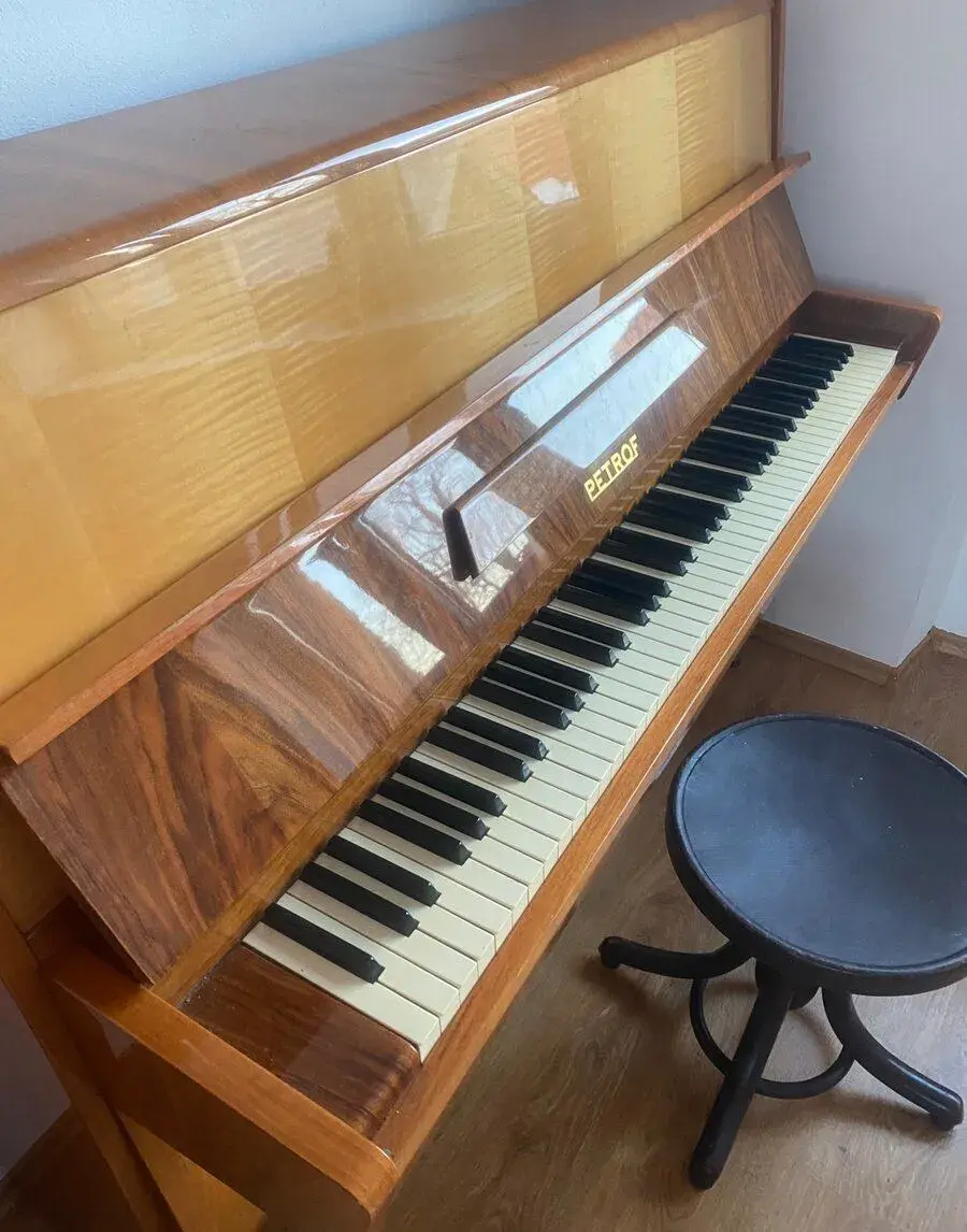 Pianino Petrof