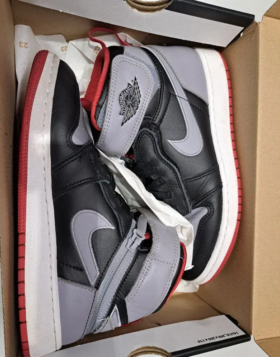 Nové vysoké Air Jordan 1 MID (veľkosť 38) + ďalšie ZADARMO