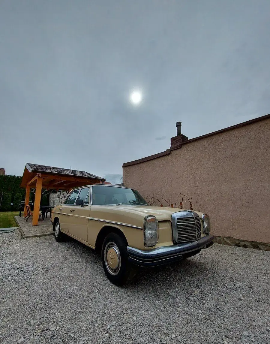 Mercedes-Benz W114 – 1969