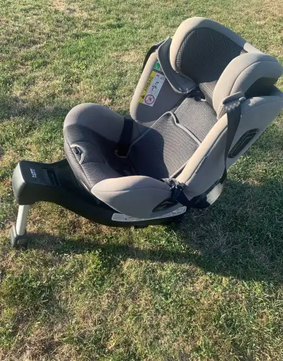 Autosedačka PETITE & MARS Reversal Pro i-Size 360°