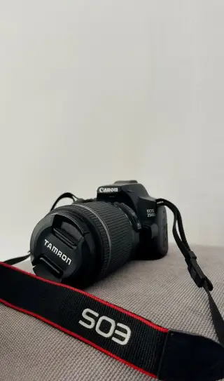 Canon EOS 250D + Tamron zoom objektív