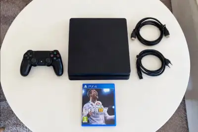 🎮 PlayStation 4 Slim 1TB + ovládač + FIFA 18