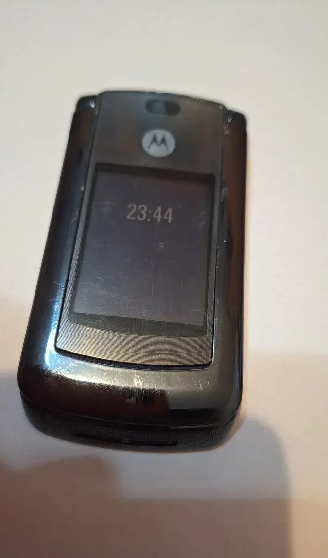 Motorola V8