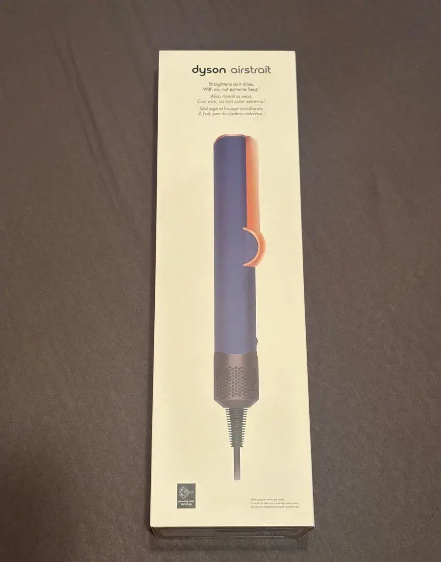Dyson Airstrait
