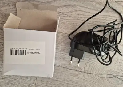 PremiumCord napájací adaptér 230V / 12V / 2A jednosmerný