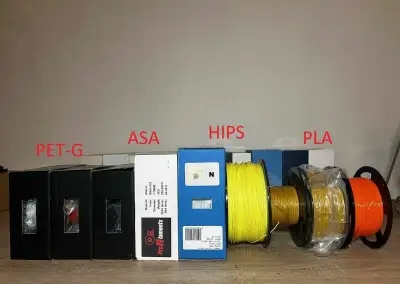 Rôzne filamenty PLA/PETG/HIPS/ABS/PC/PP/PVA a iné