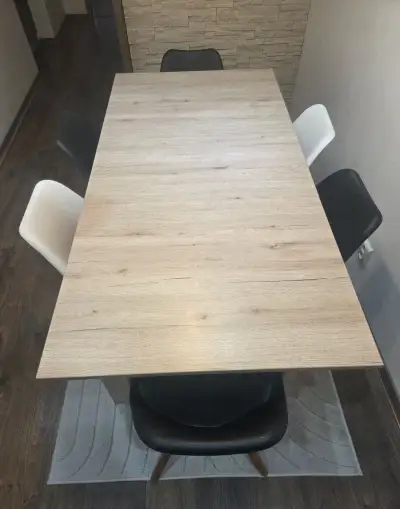 Jedálenský stôl a 6x stolička