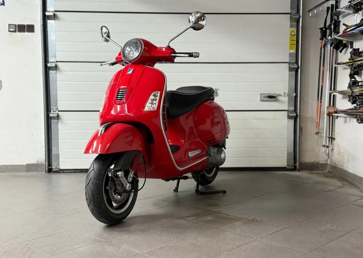 Piaggio Vespa GTS 300ie