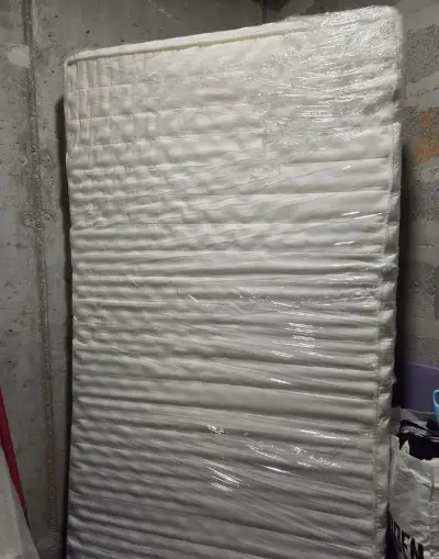 2 ks matracov 90 × 200 cm – spolu na posteľ 180 × 200 cm
