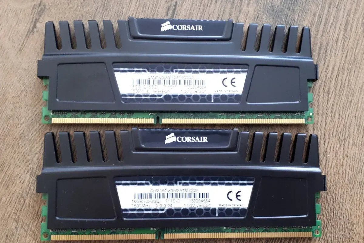 DDR3 16GB /2x 8GB/ 1600MHz Corsair Vengeance