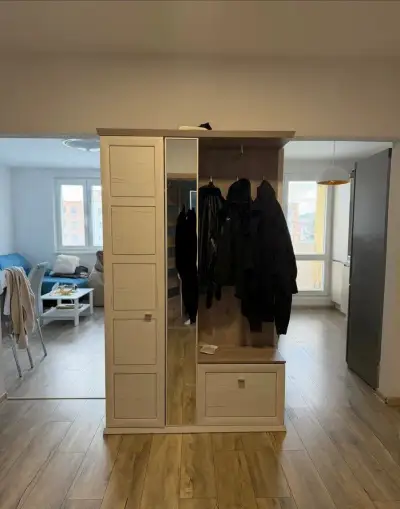 Šatníková skriňa